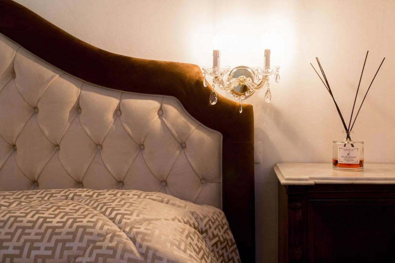 Bed & Breakfast Borgo Pinti Suites Le Stanze Dei Nobili Florence Italy